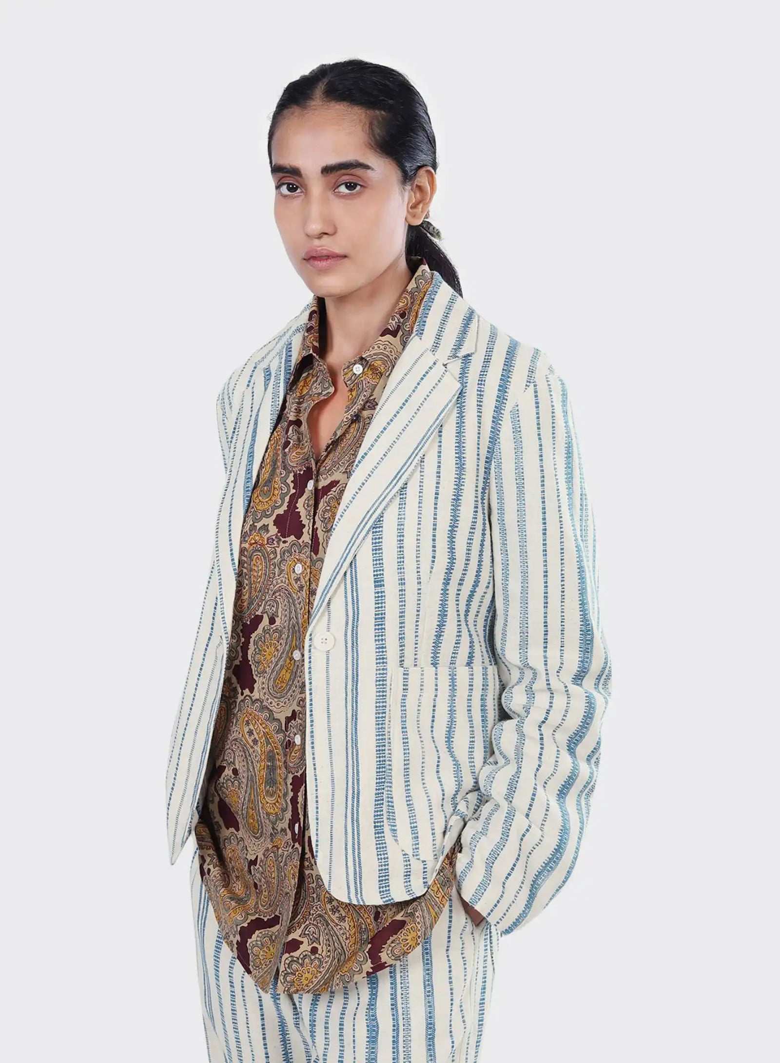 124958_hughwhw32lightindigoss25-1 HUGHWHW32LIGHTINDIGOSS25 1